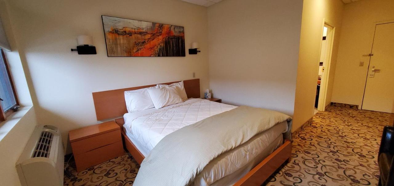 Queen Room with Balcony,1000426476:JPEG