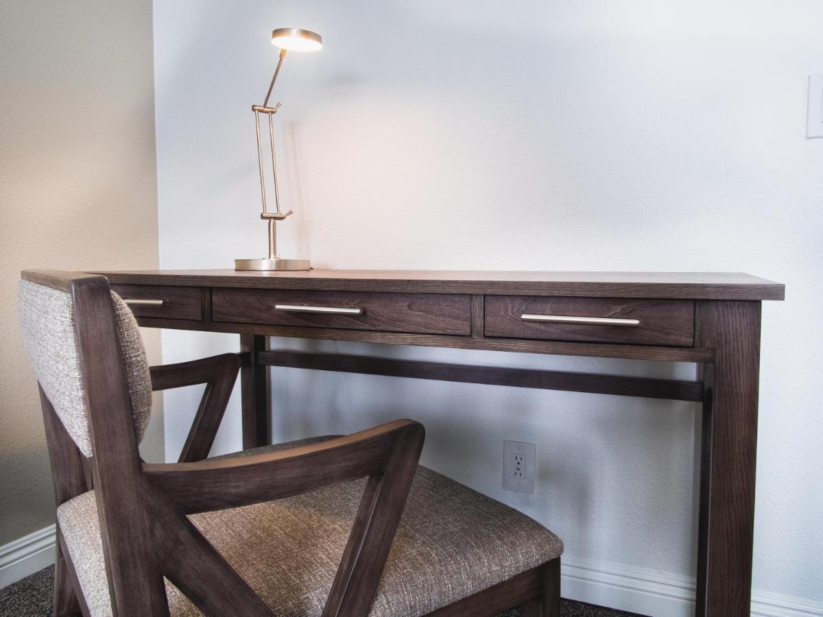 RK SINGLE KING ROOM,1353402187:JPEG