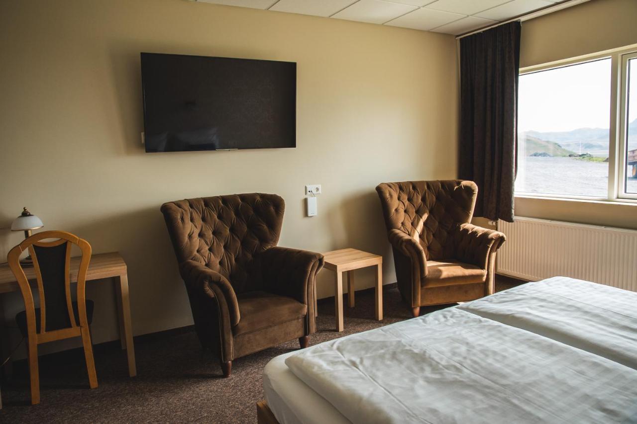 Family Room,1609714739:JPEG