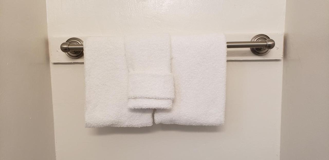 Queen Room,1002365523:JPEG