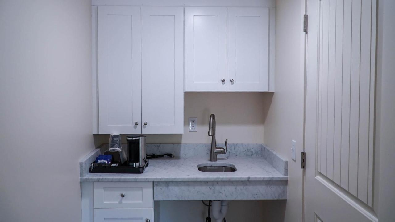Double Queen Mobility Access with Kitchenette