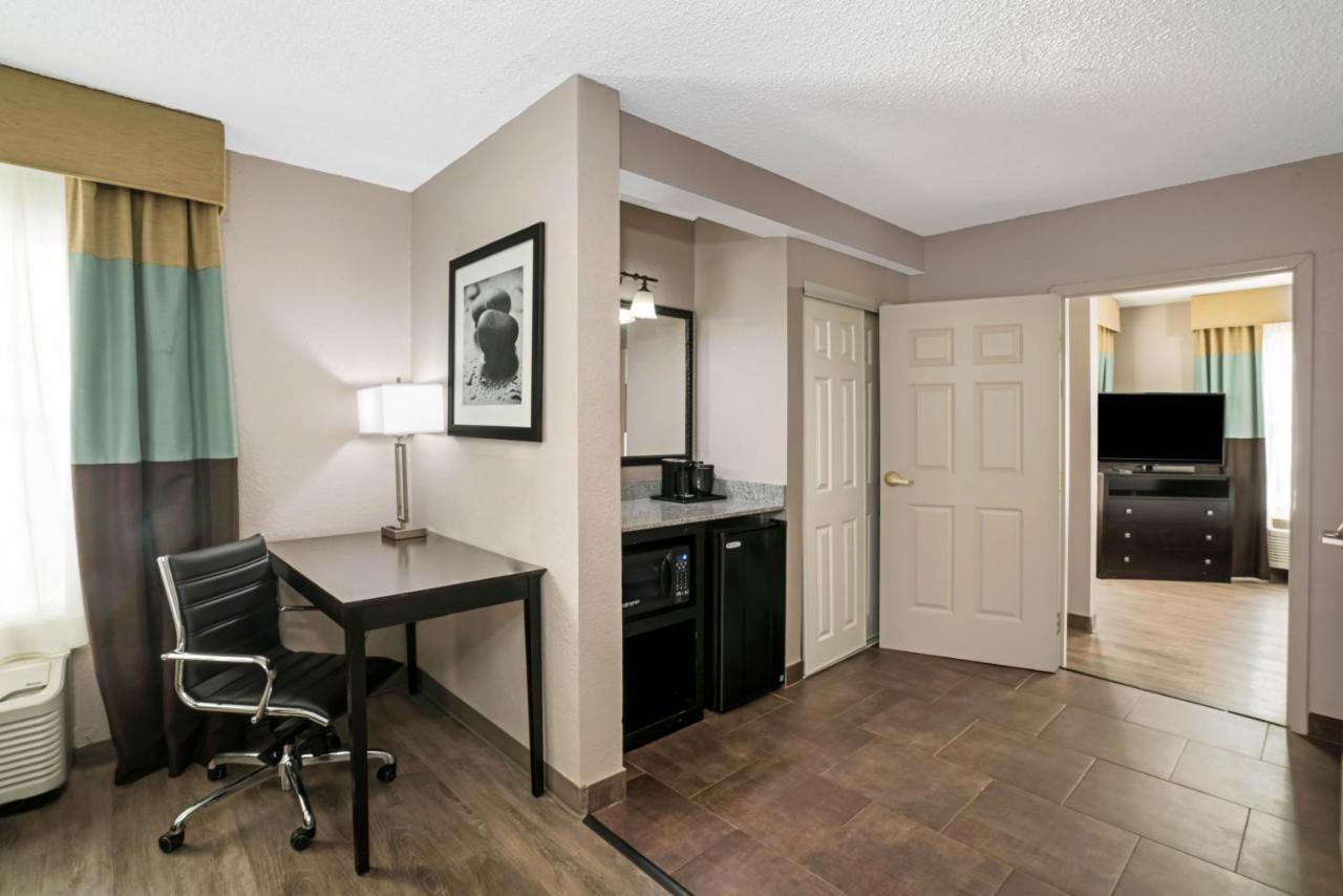 Two-Bedroom King Suite - Non-Smoking,1218427255:JPEG