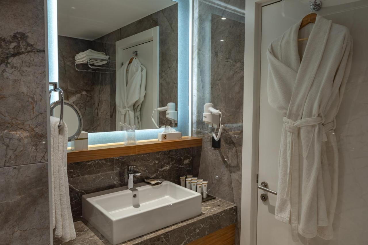 Economy Double or Twin Room with French Balcony