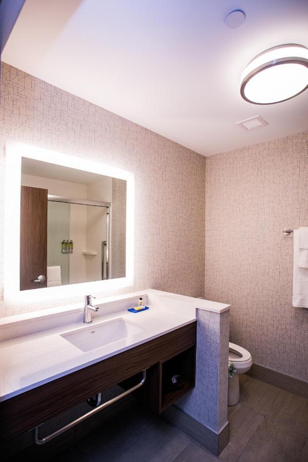 Standard King Room with Extra Space