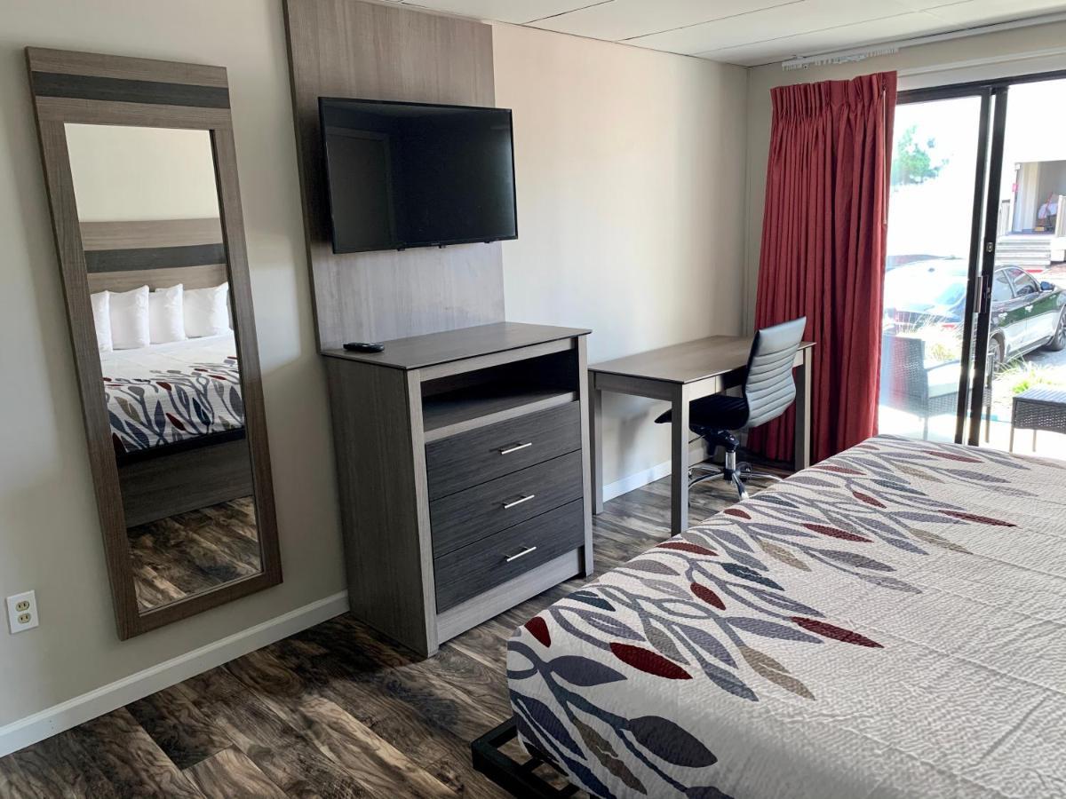 Deluxe King Suite