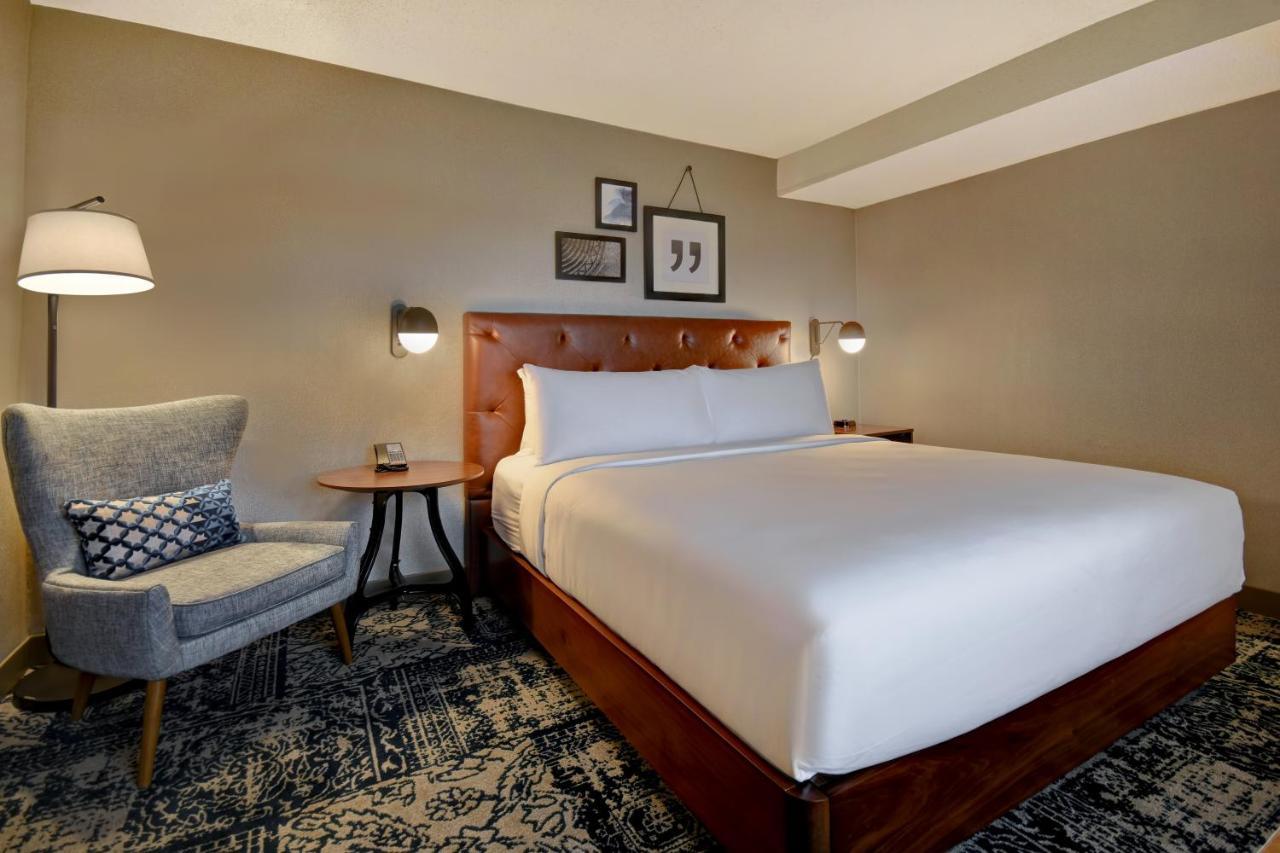 Guest Room, 1 King,1366067549:JPEG