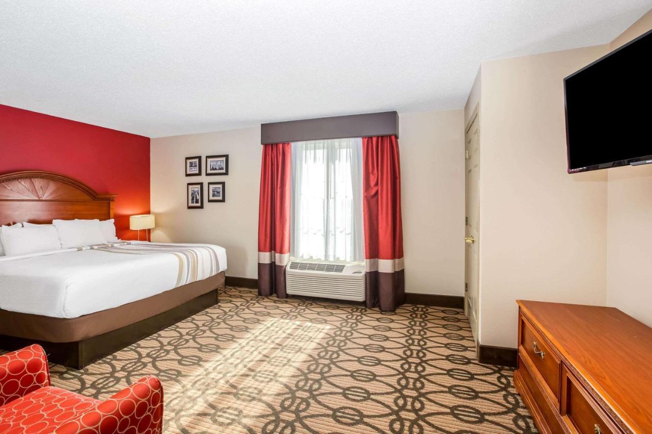 King Suite with Sofa Bed - Non-Smoking
