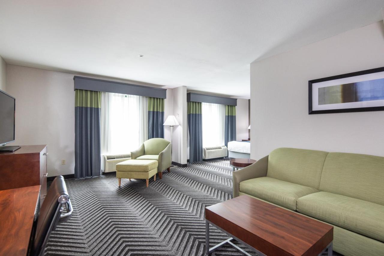 King Suite with Sofa Bed - Non-Smoking