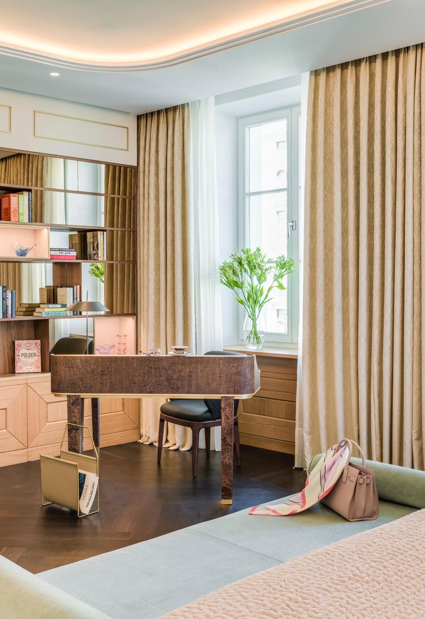 Raffles Room,1717146004:JPEG