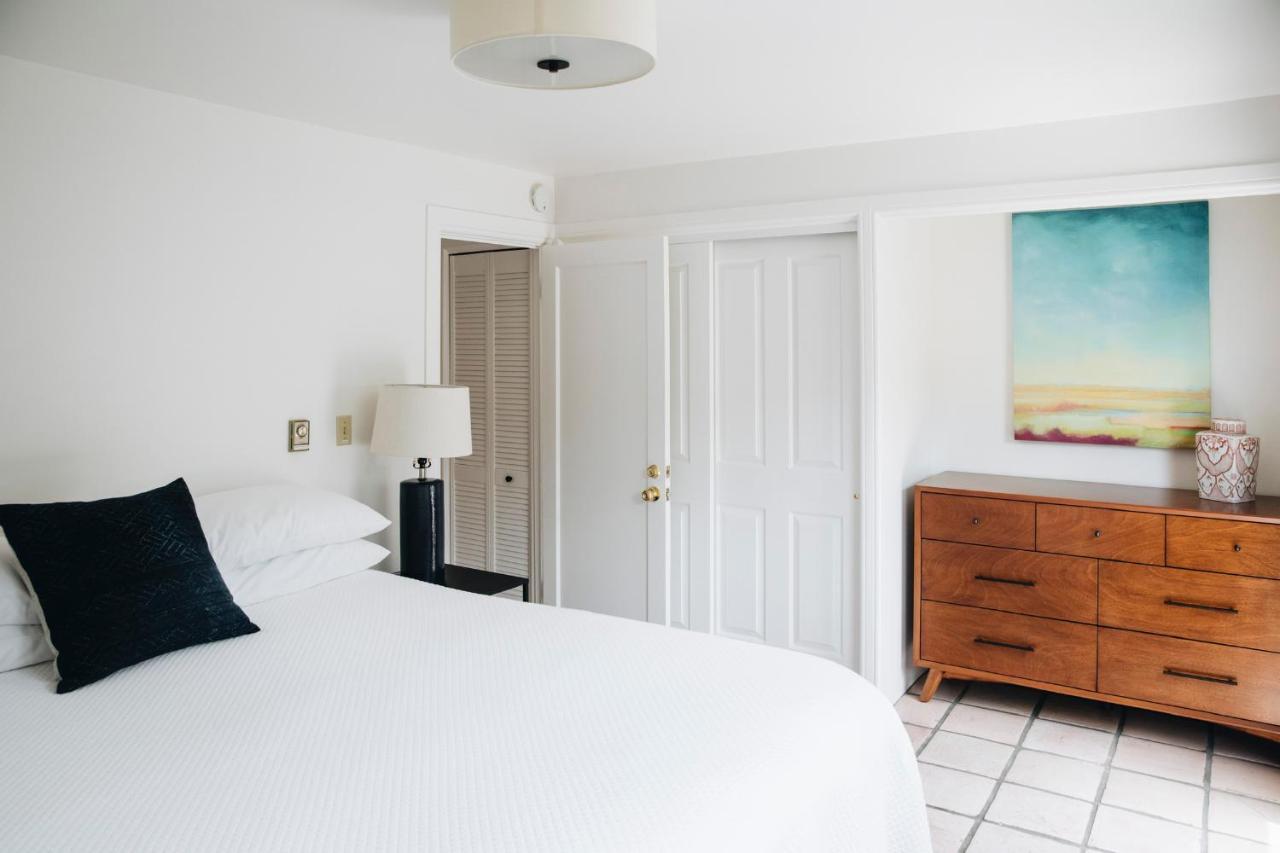 One-Bedroom House,1018500166:JPEG