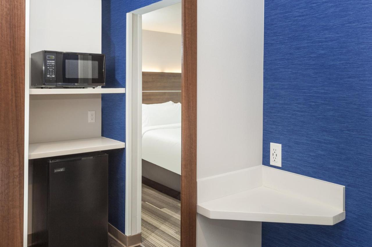 Standard Queen Room with Two Queen Beds and Extra Floor Space
