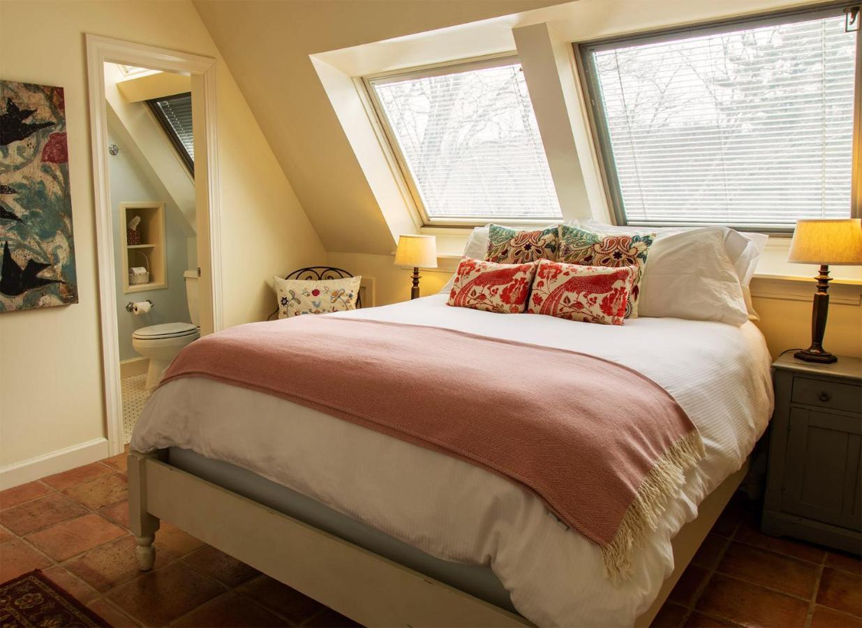 Deluxe Double Room with Bath