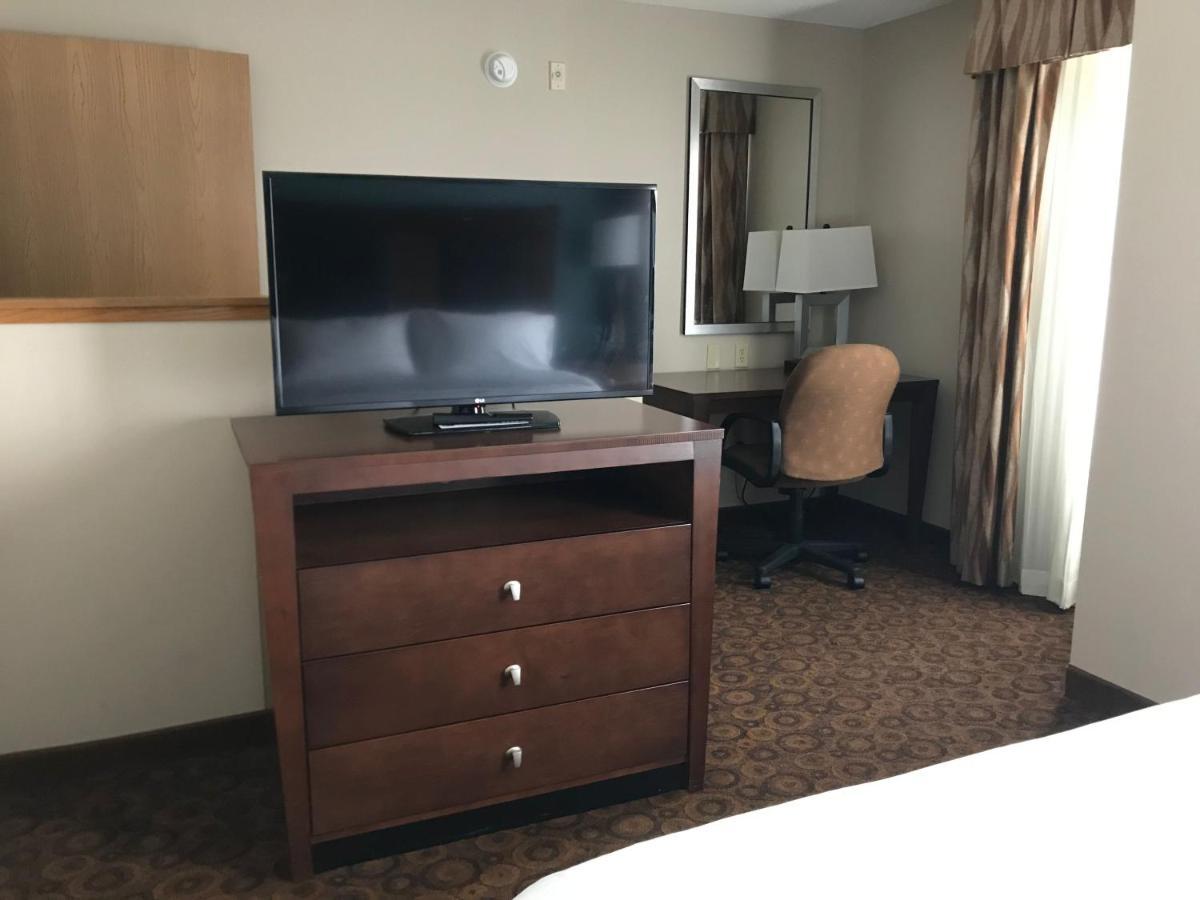 Executive Suite - Non-Smoking,1022060506:JPEG