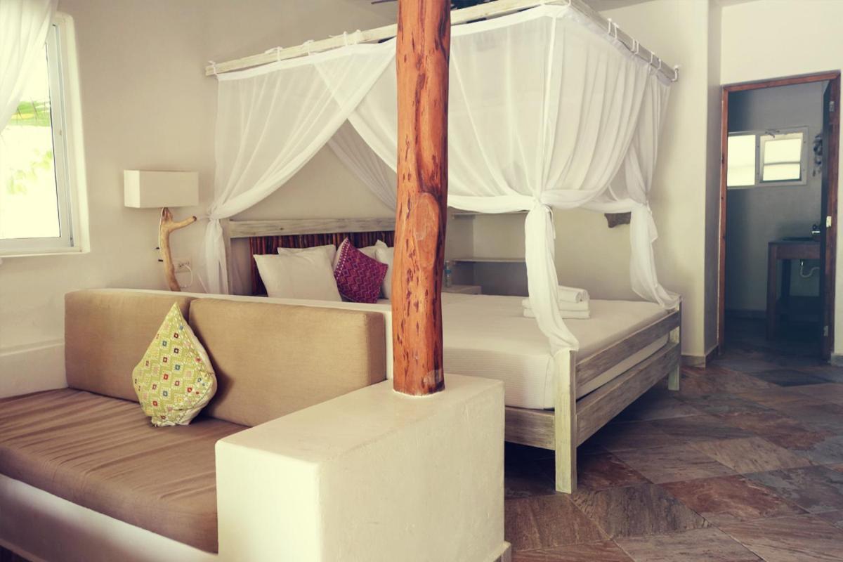 Double Room with Balcony and Sea View