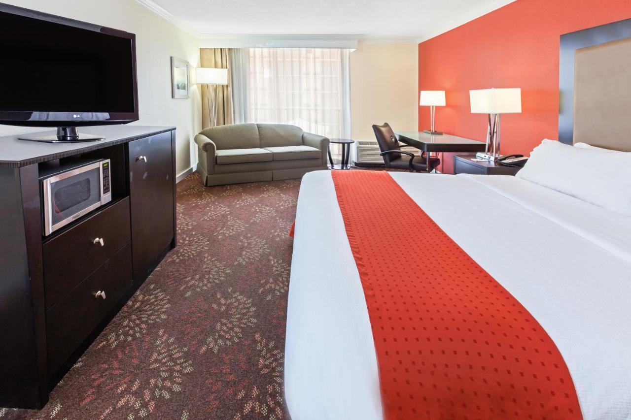 Standard King Room with Sofa Bed