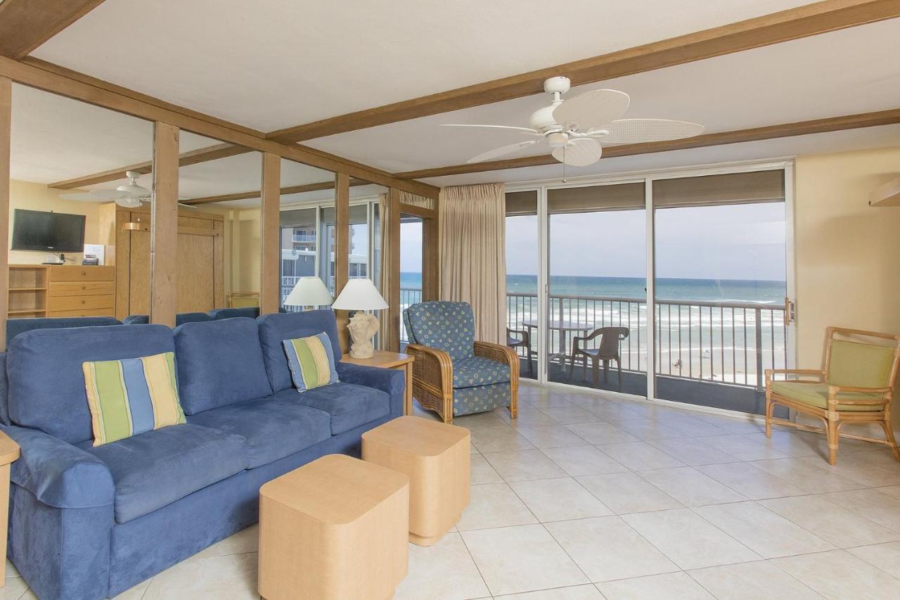 One-Bedroom Apartment with Ocean View