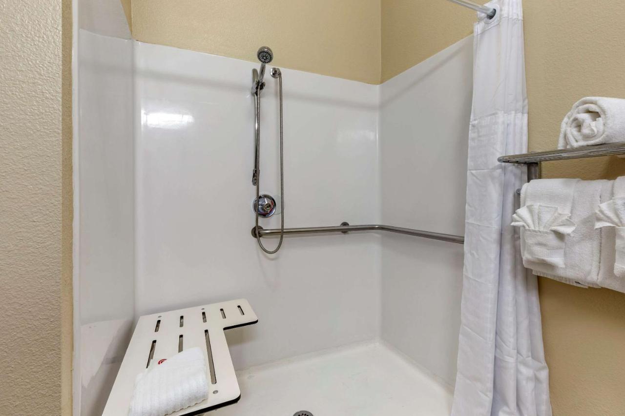 King Room - Accessible/Non-Smoking