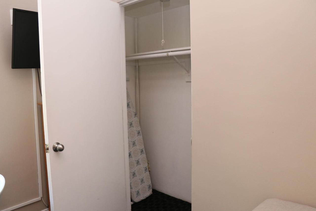 Studio - External Private Bathroom