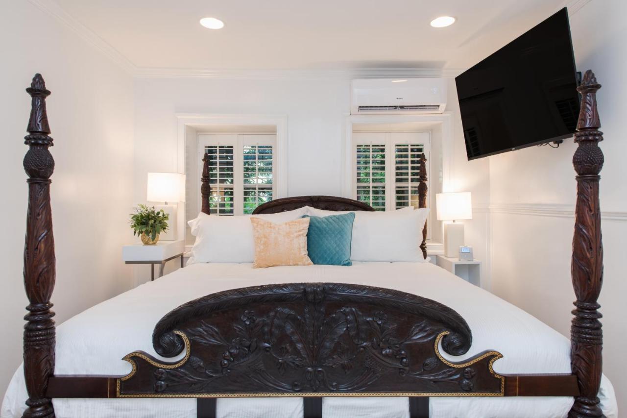 Battery Carriage House Suite