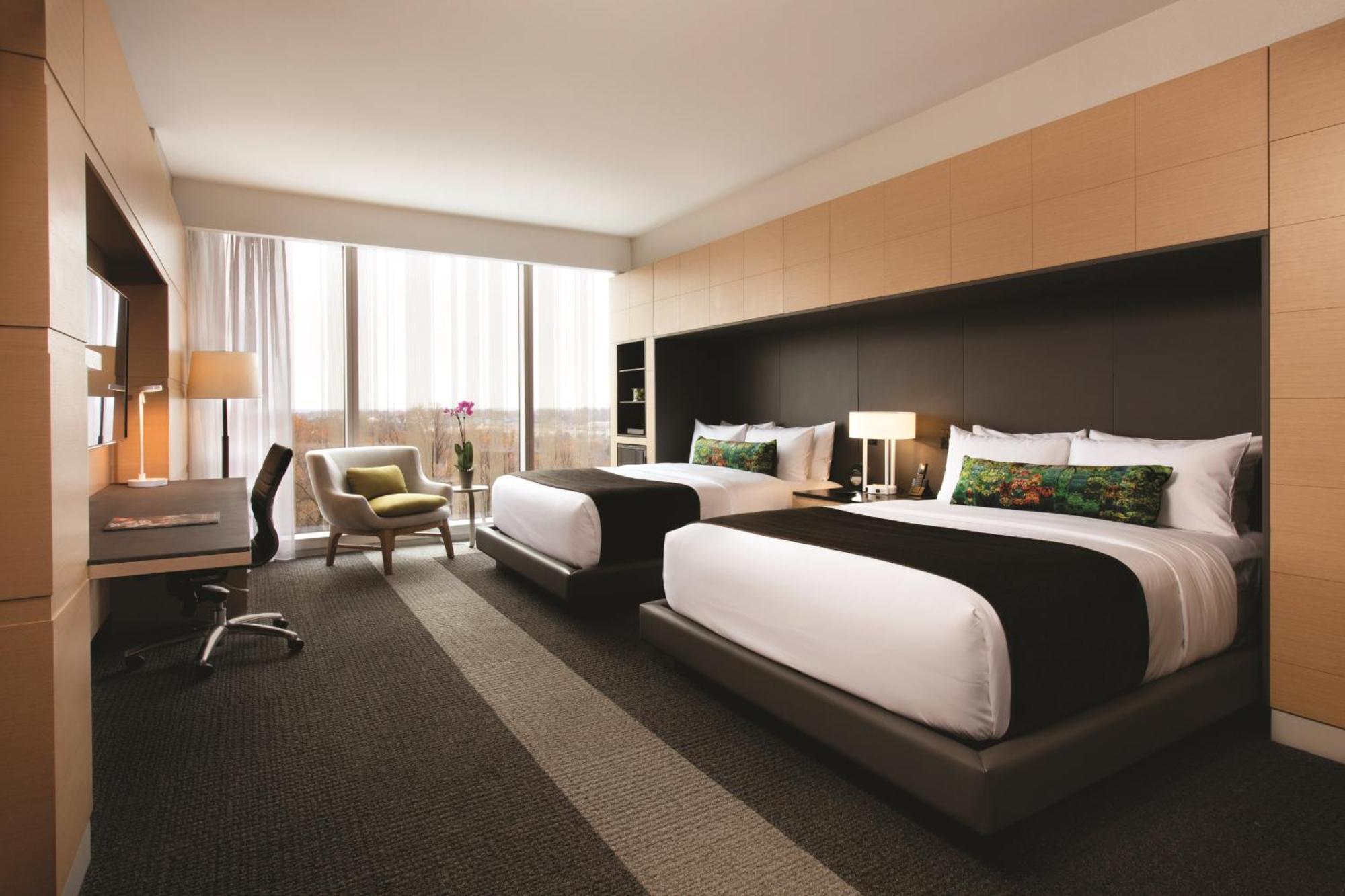 Potomac Queen Room