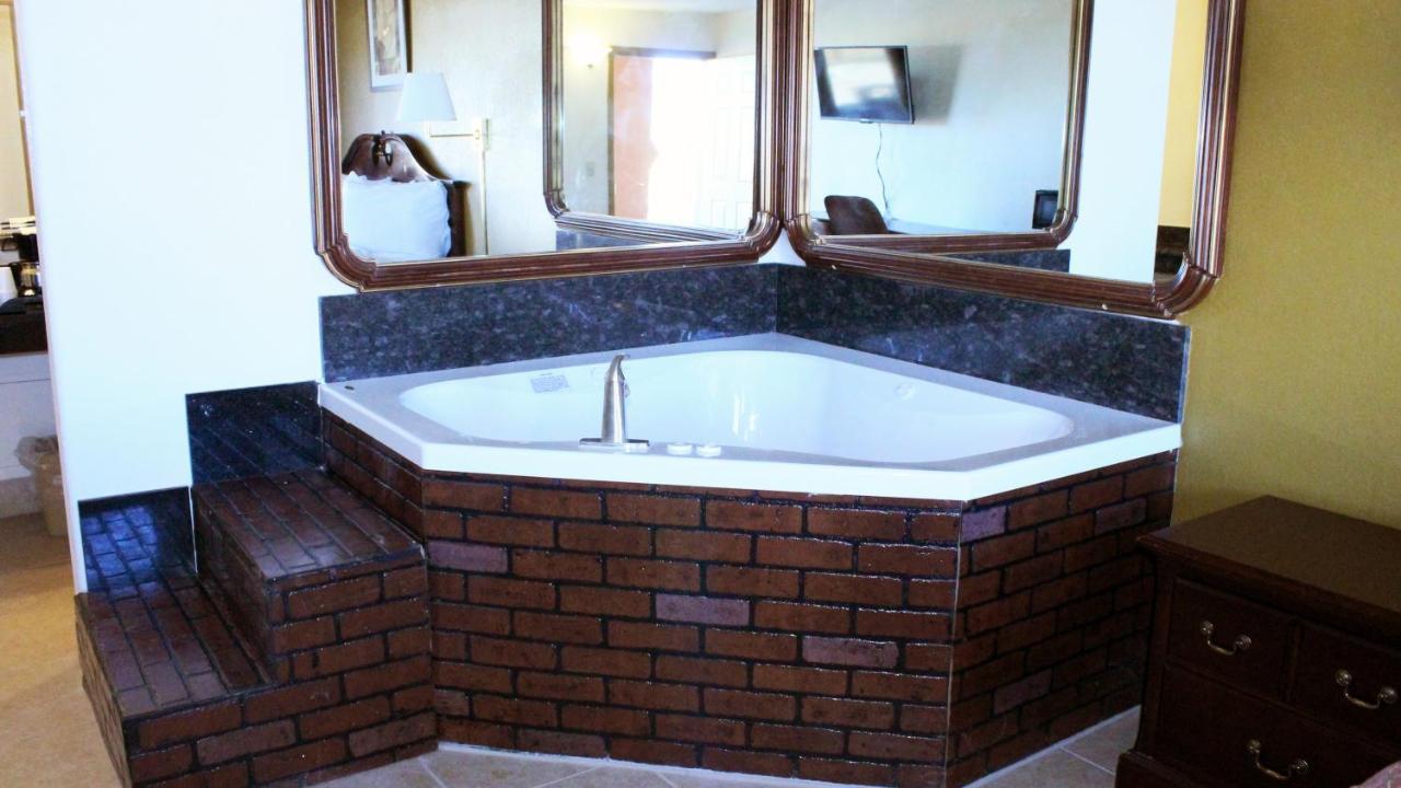 King Room with Spa Bath