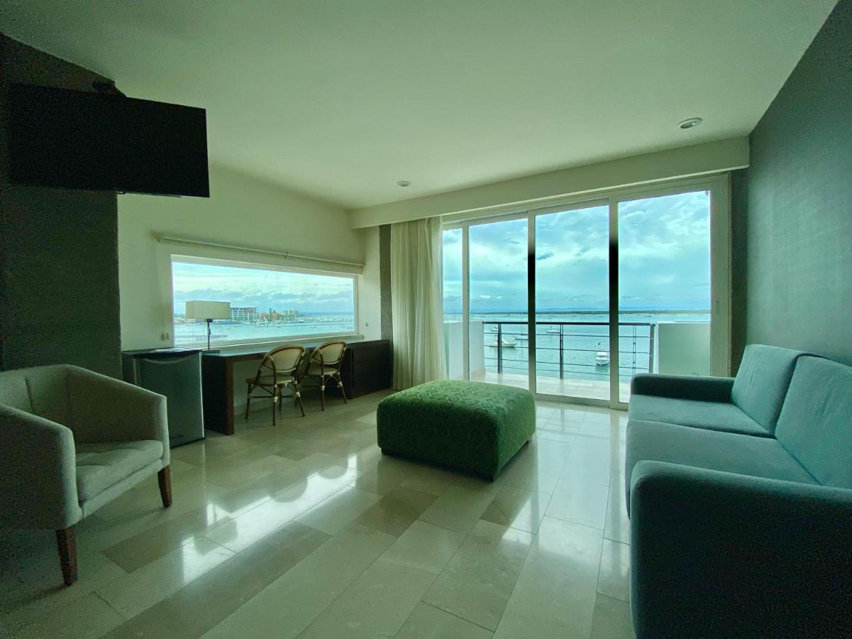 Master Suite,1705587320:JPEG