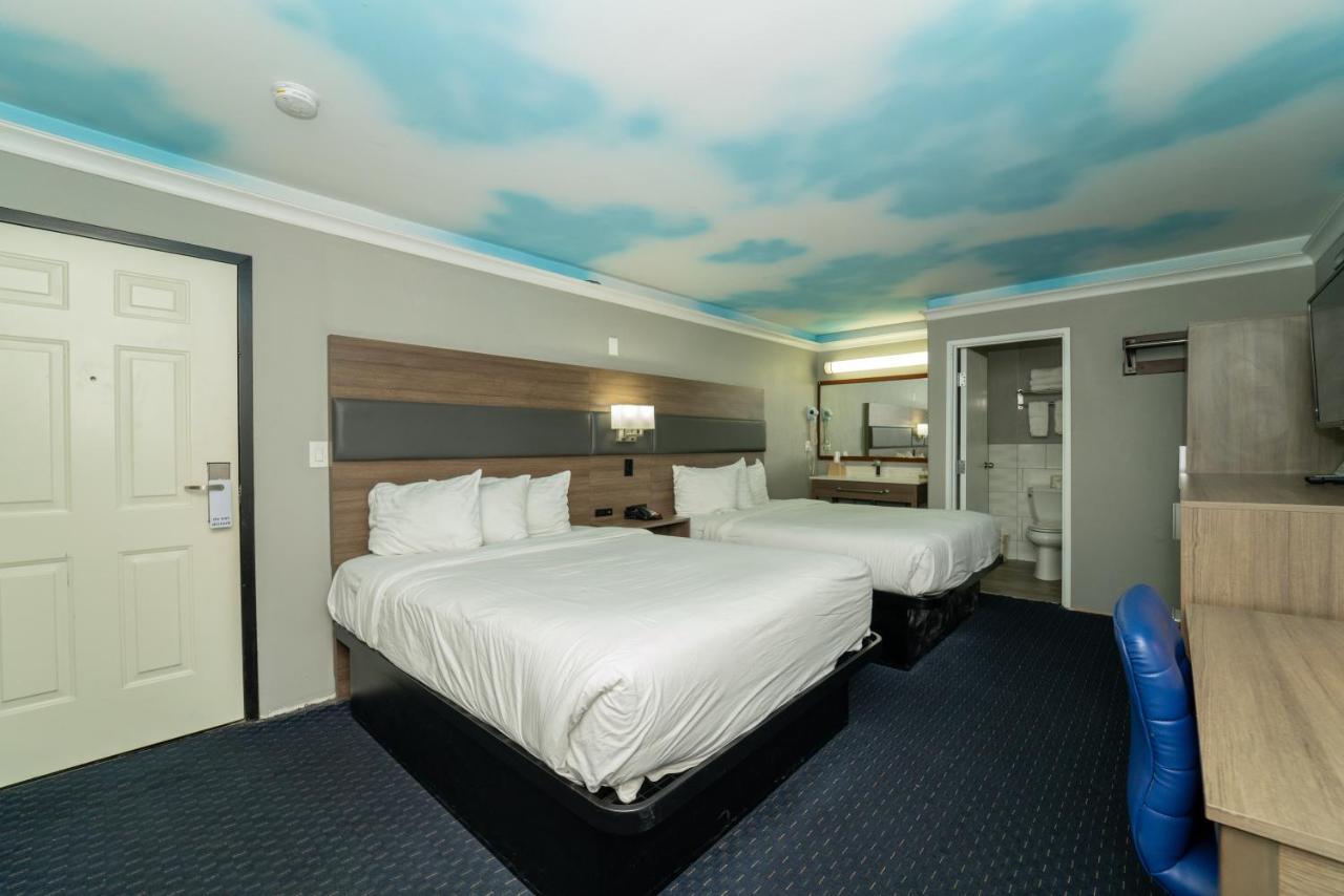 Queen Room with Two Queen Beds - Non-Smoking