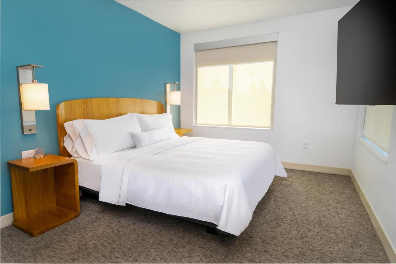 Executive One-Bedroom King Suite