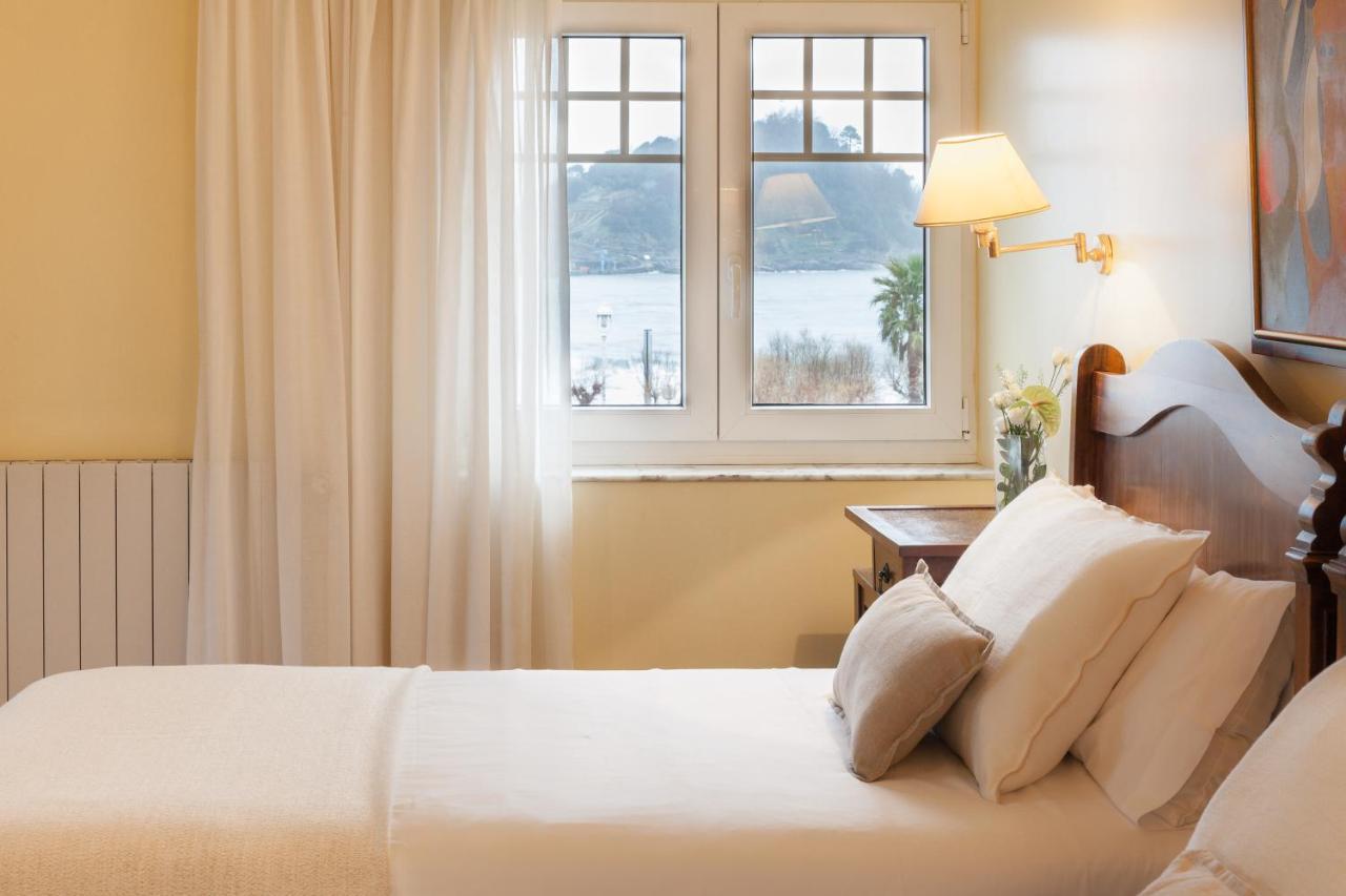 Twin Room with Sea View
