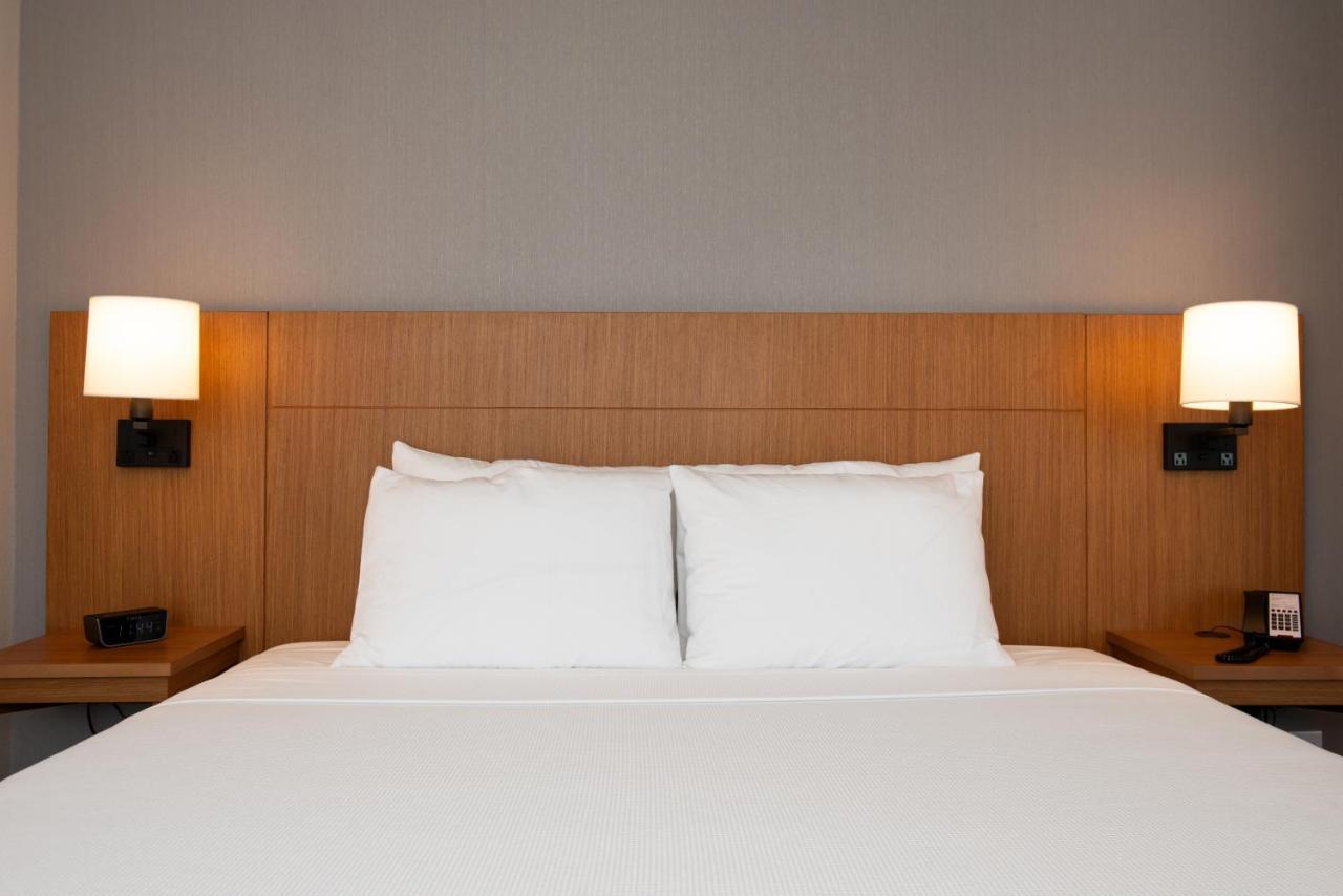 King Room with Sofa Bed and Accessible Tub - Disability Access,1039755586:JPEG