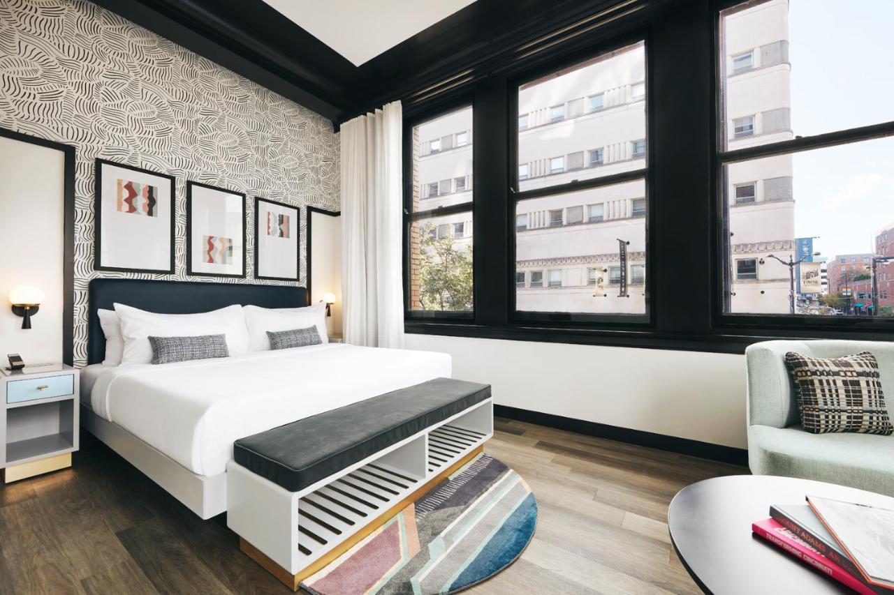 Corner Suite