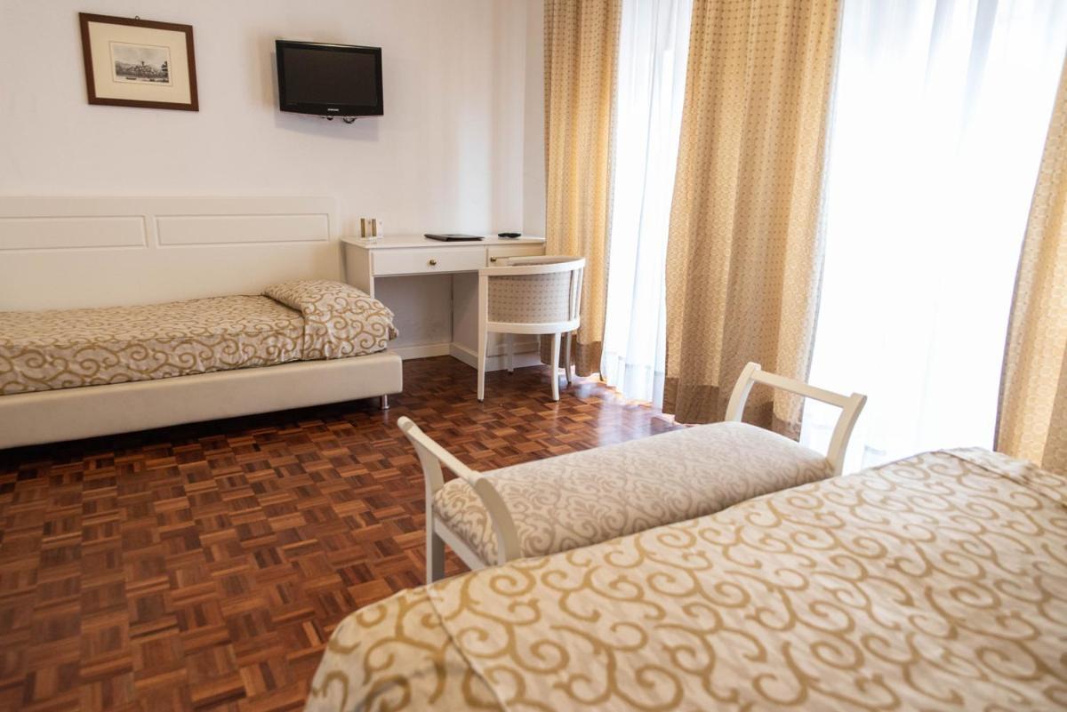 Superior Triple Room with View