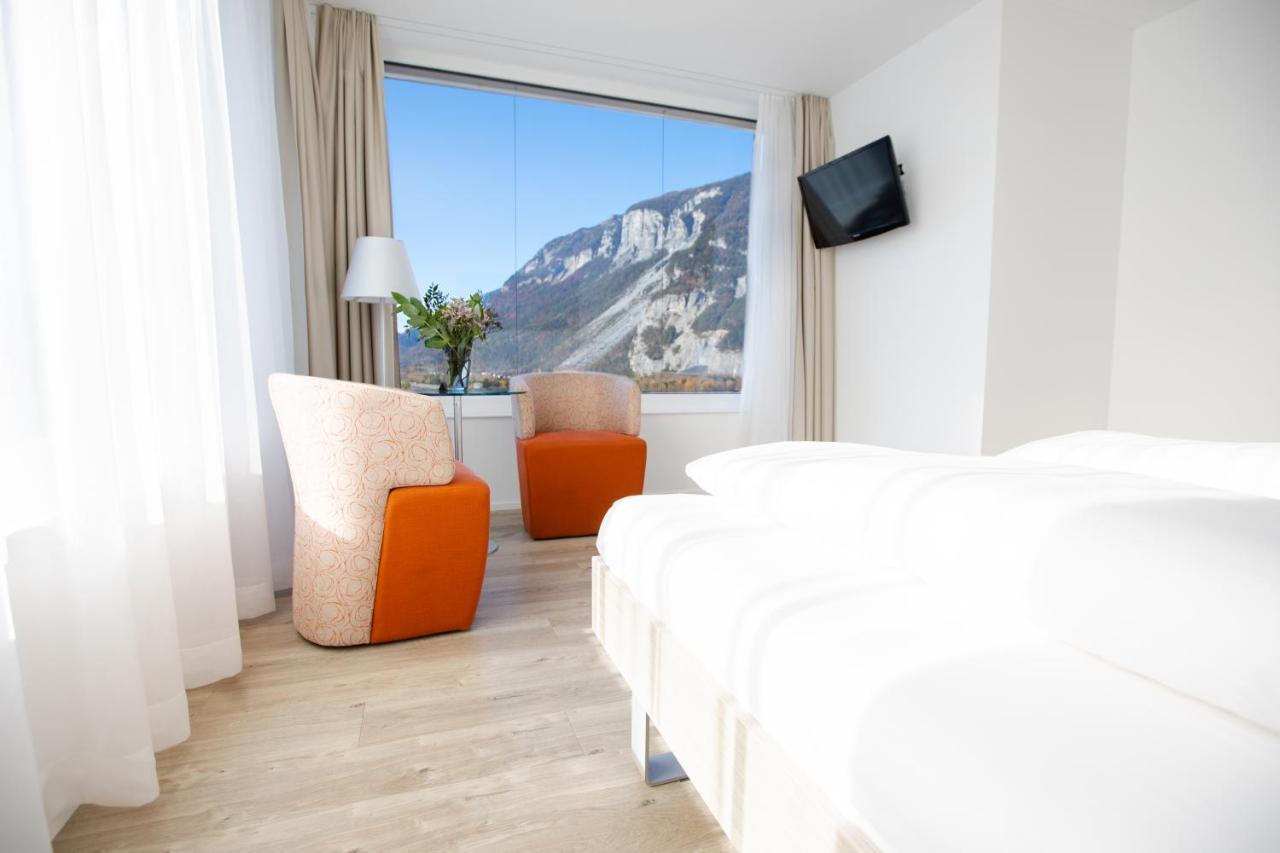Standard Twin Room with Mountain View,1285193827:JPEG