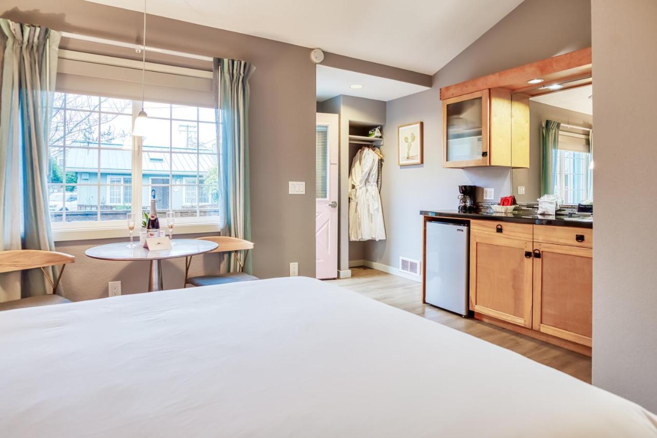 Queen Room,1086836602:JPEG