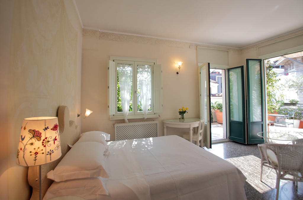 Deluxe Double Room with Terrace