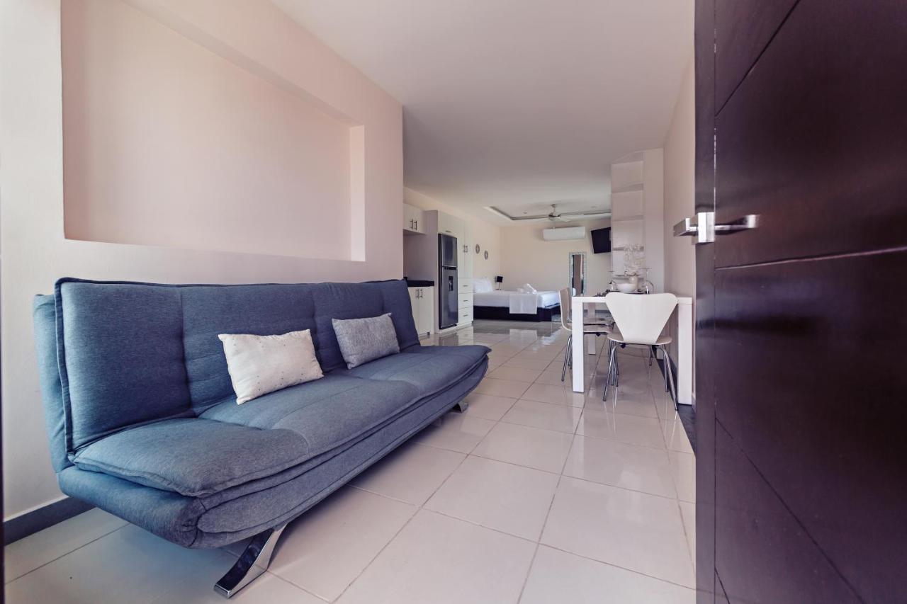 King Studio with Sofa Bed
