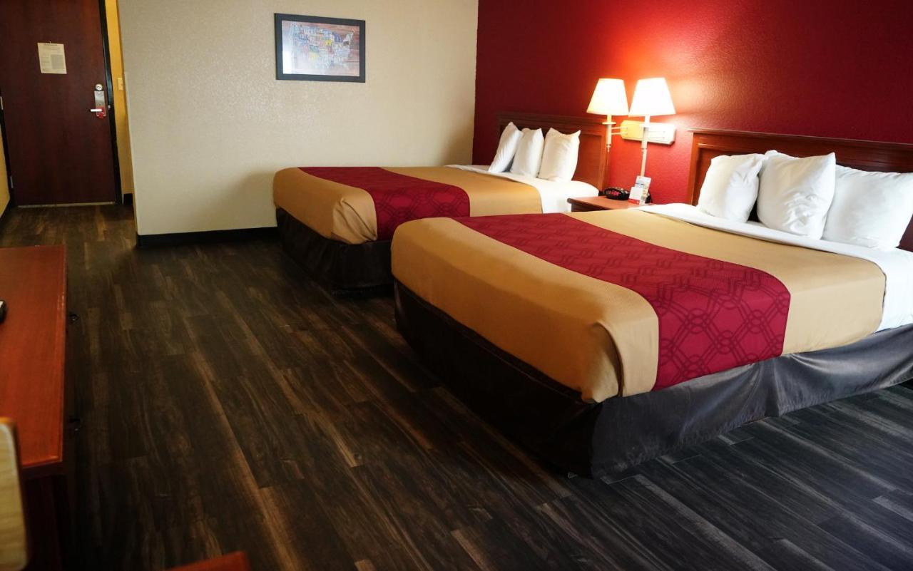 Queen Room with Two Queen Beds - Accessible/Non-Smoking