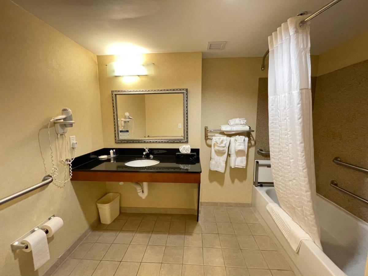 King Room - Accessible/Non-Smoking