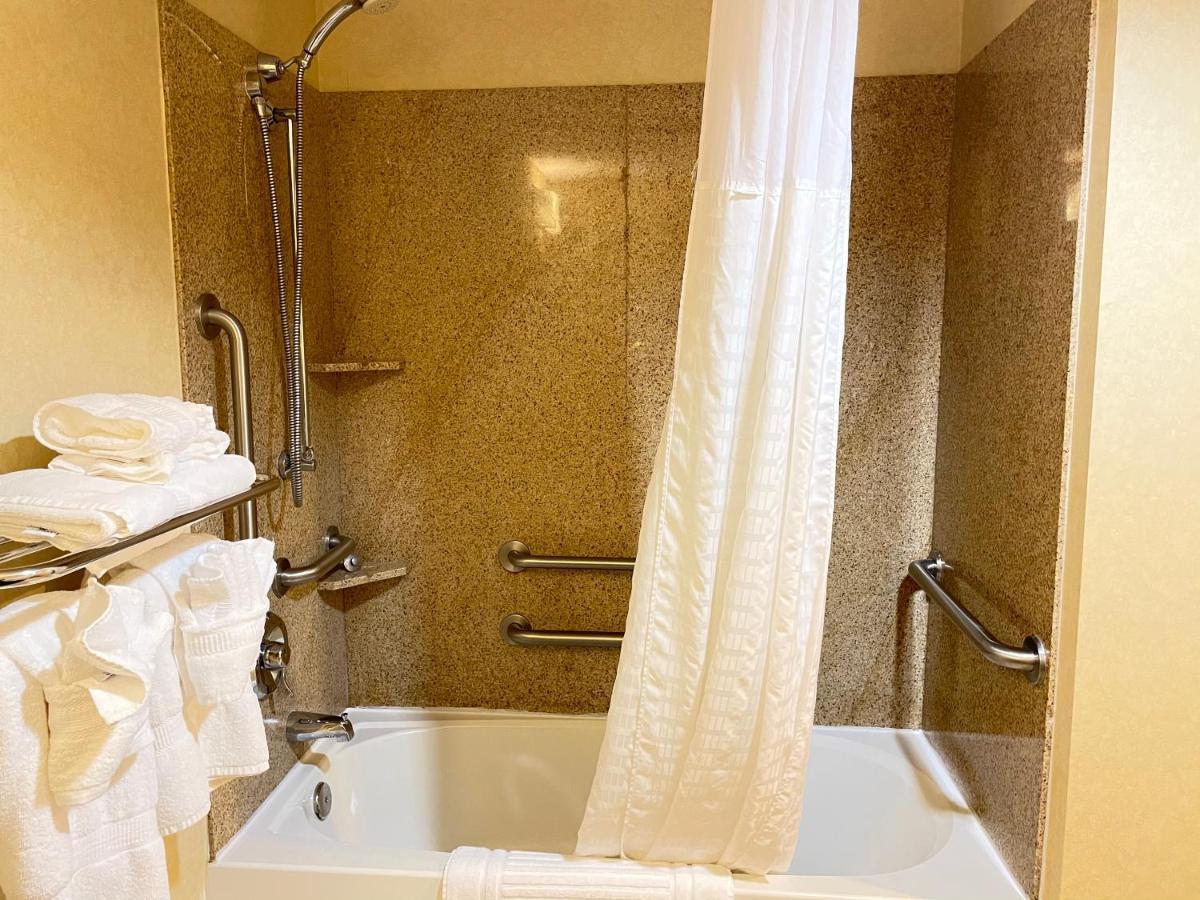 King Suite - Accessible/Non-Smoking