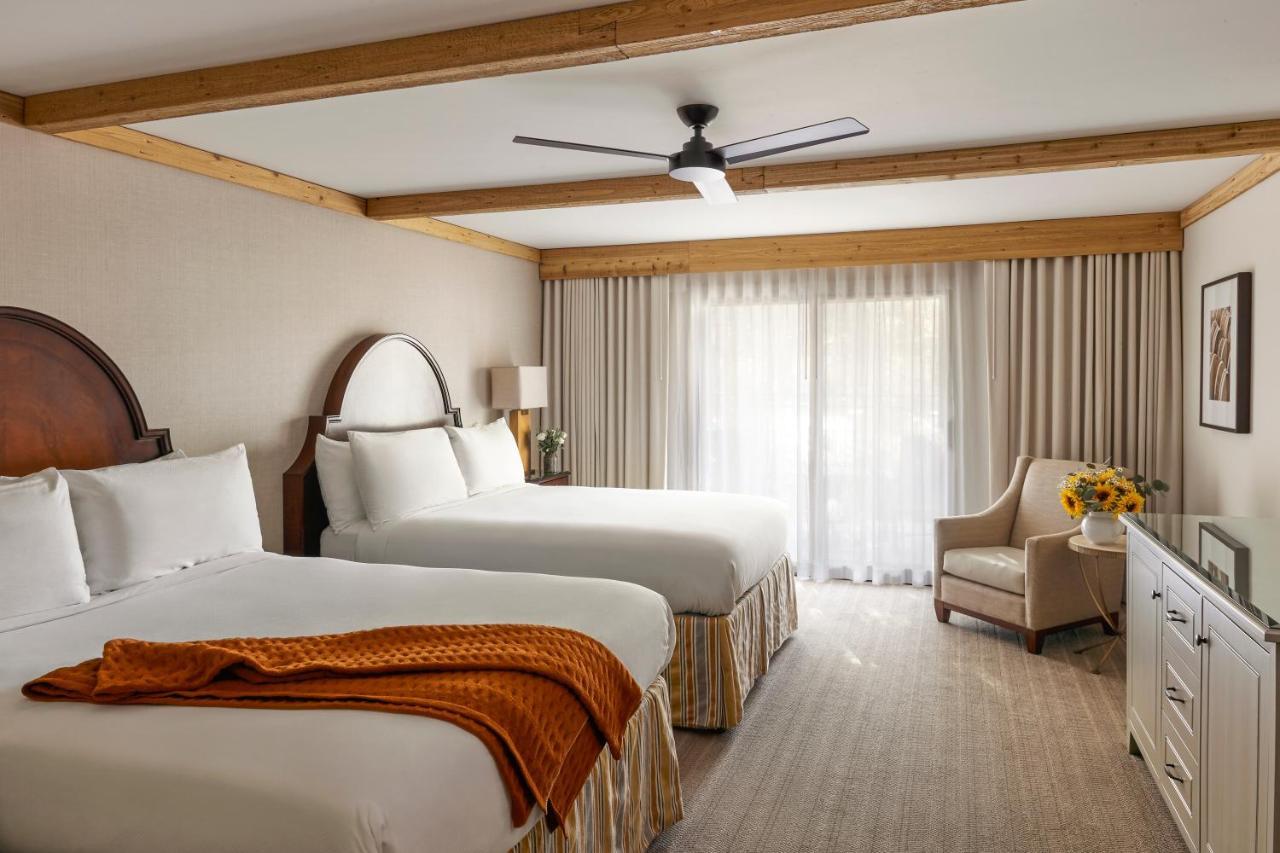 Queen Room with Two Queen Beds - Courtyard View
