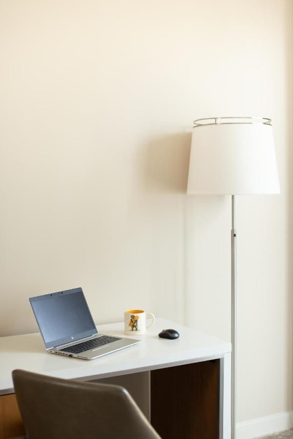Premium King Room with City View