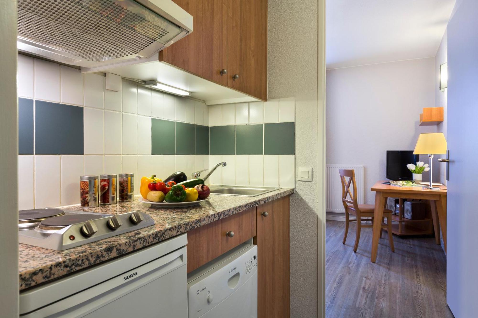 Studio (2 Adults)