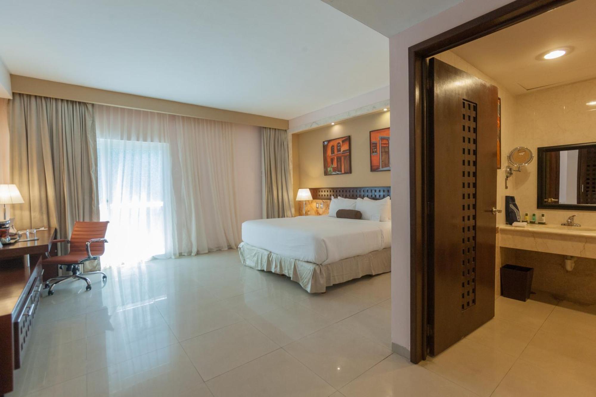Deluxe King Room - Mobility Access