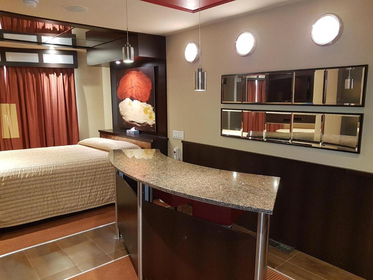 Deluxe Queen Suite - Non Smoking