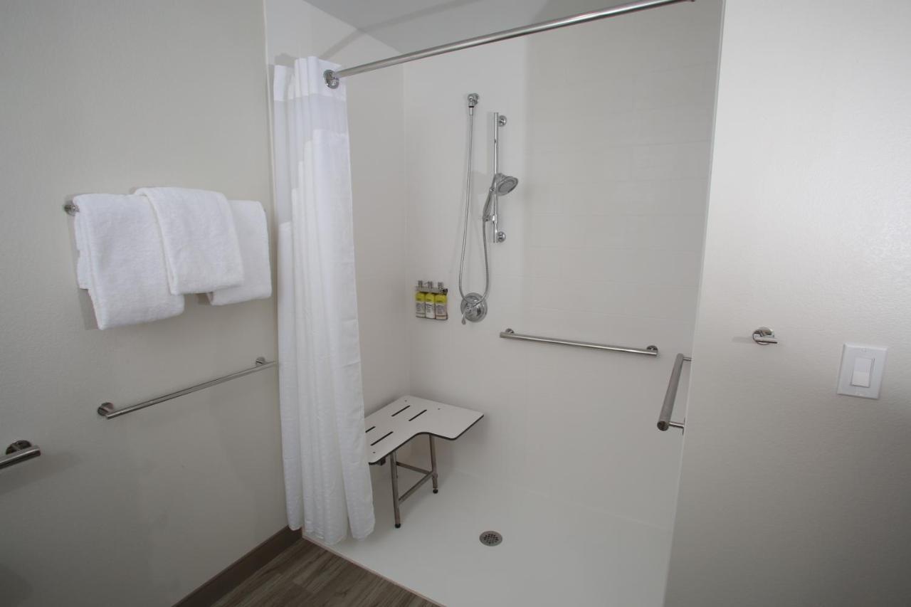 Deluxe King Room - Hearing Accessible