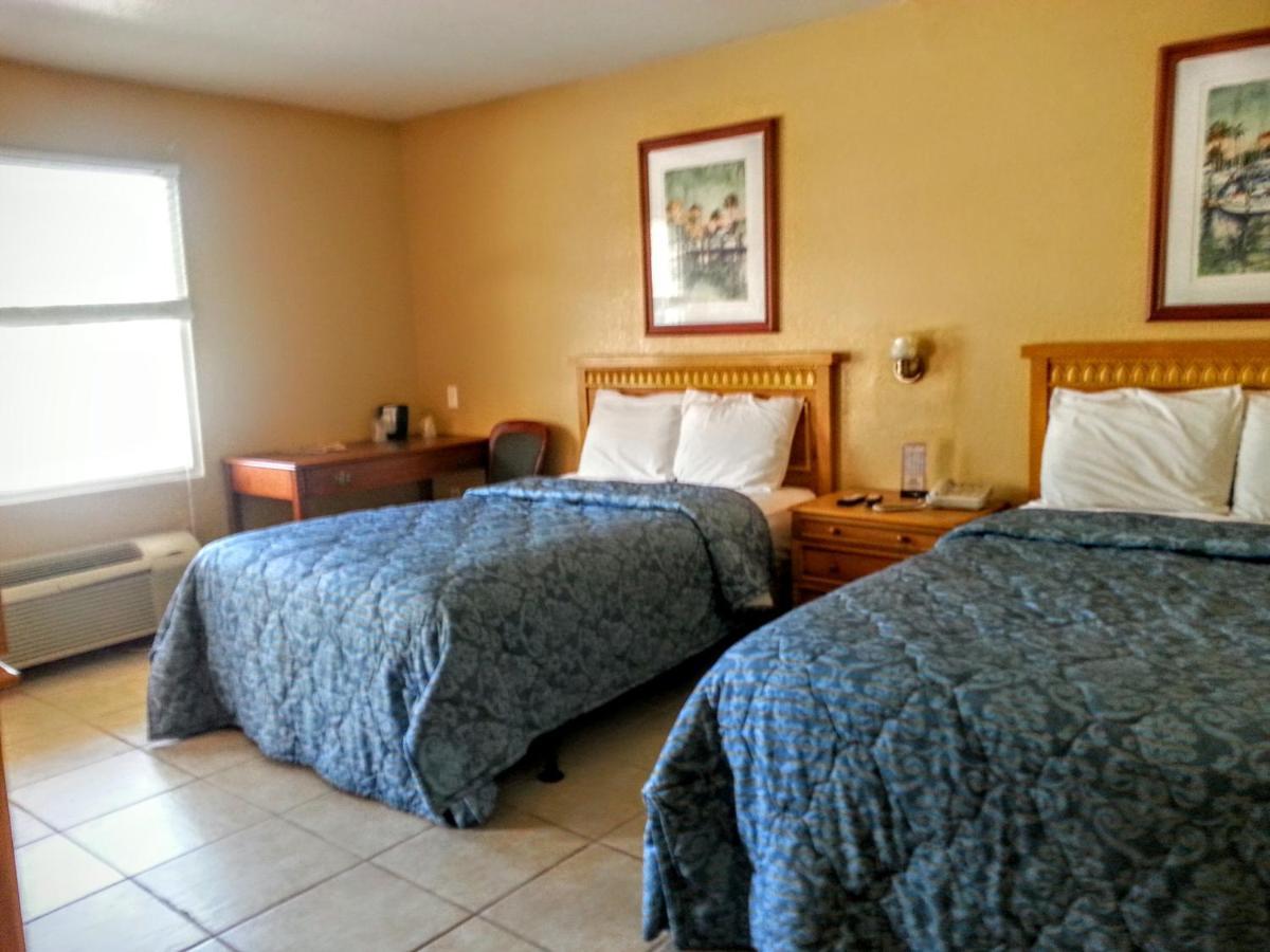 Double Room with Two Double Beds - Smoking