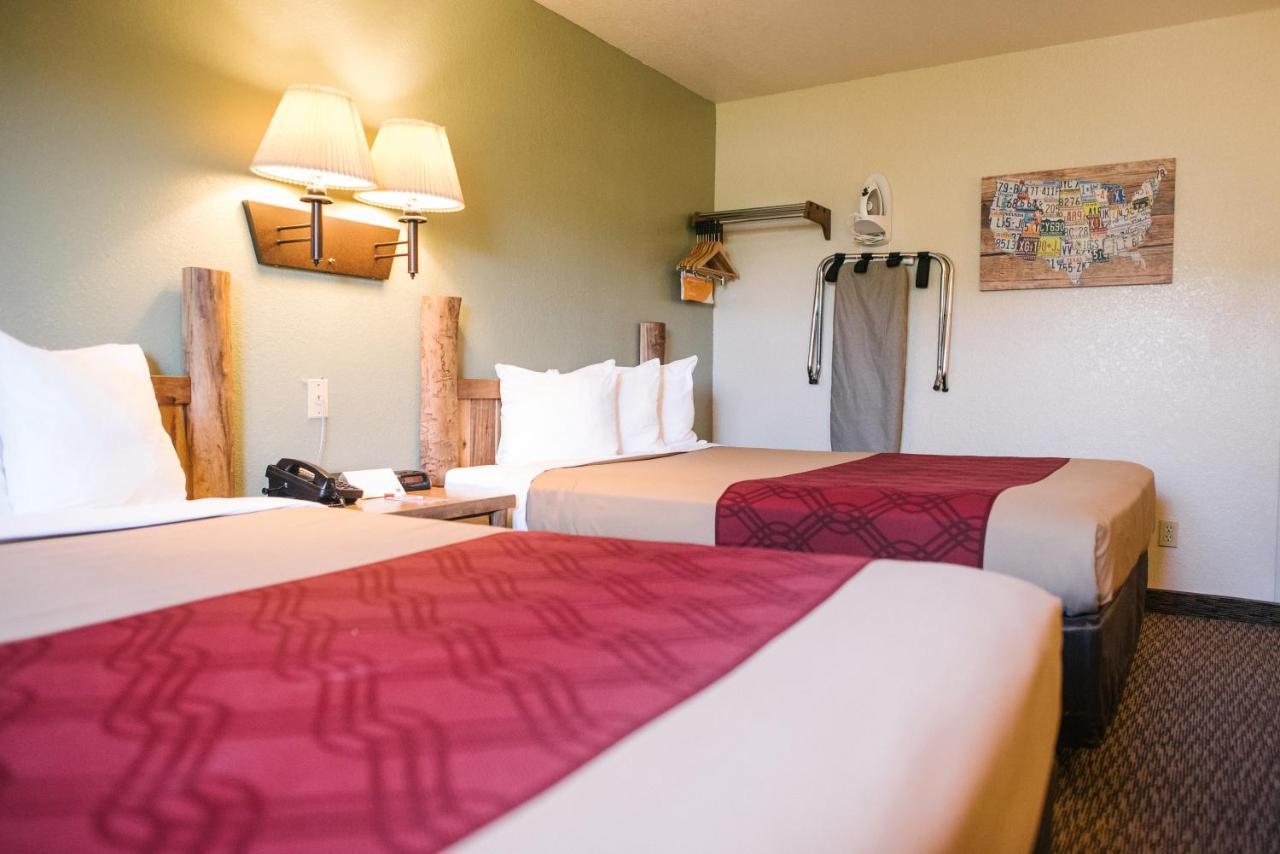 Queen Room - Accessible/Nonsmoking