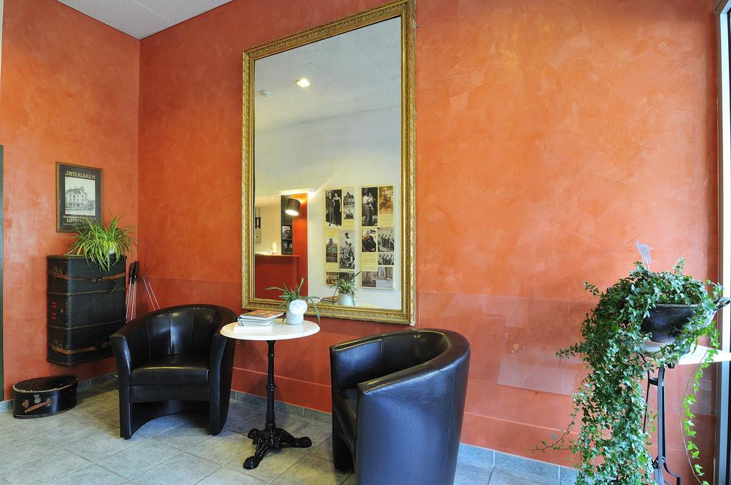 Standard Twin Room with Air Conditioning,109827354:JPEG