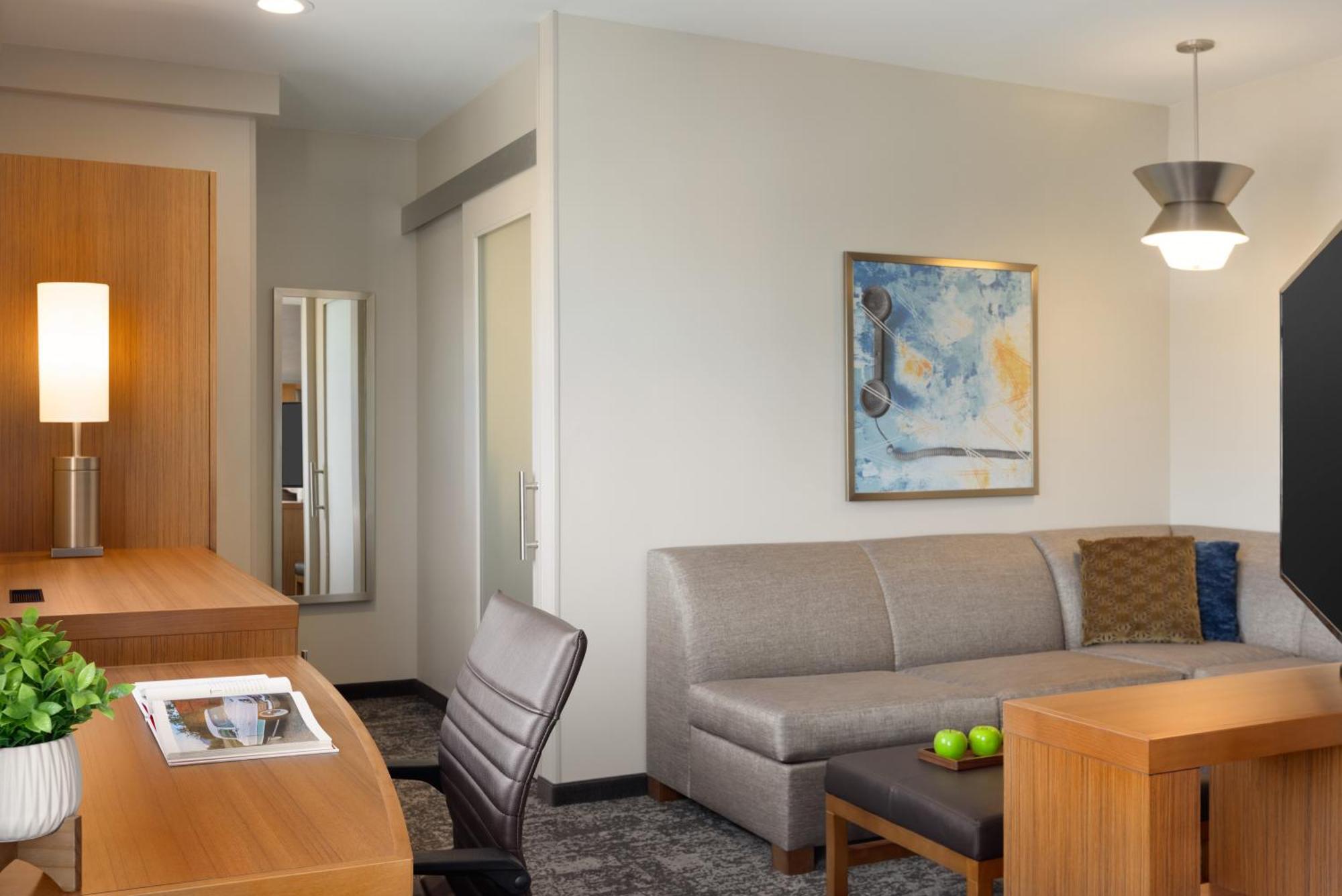 Queen Room with Two Queen Beds and Roll-In Shower - Disability Access