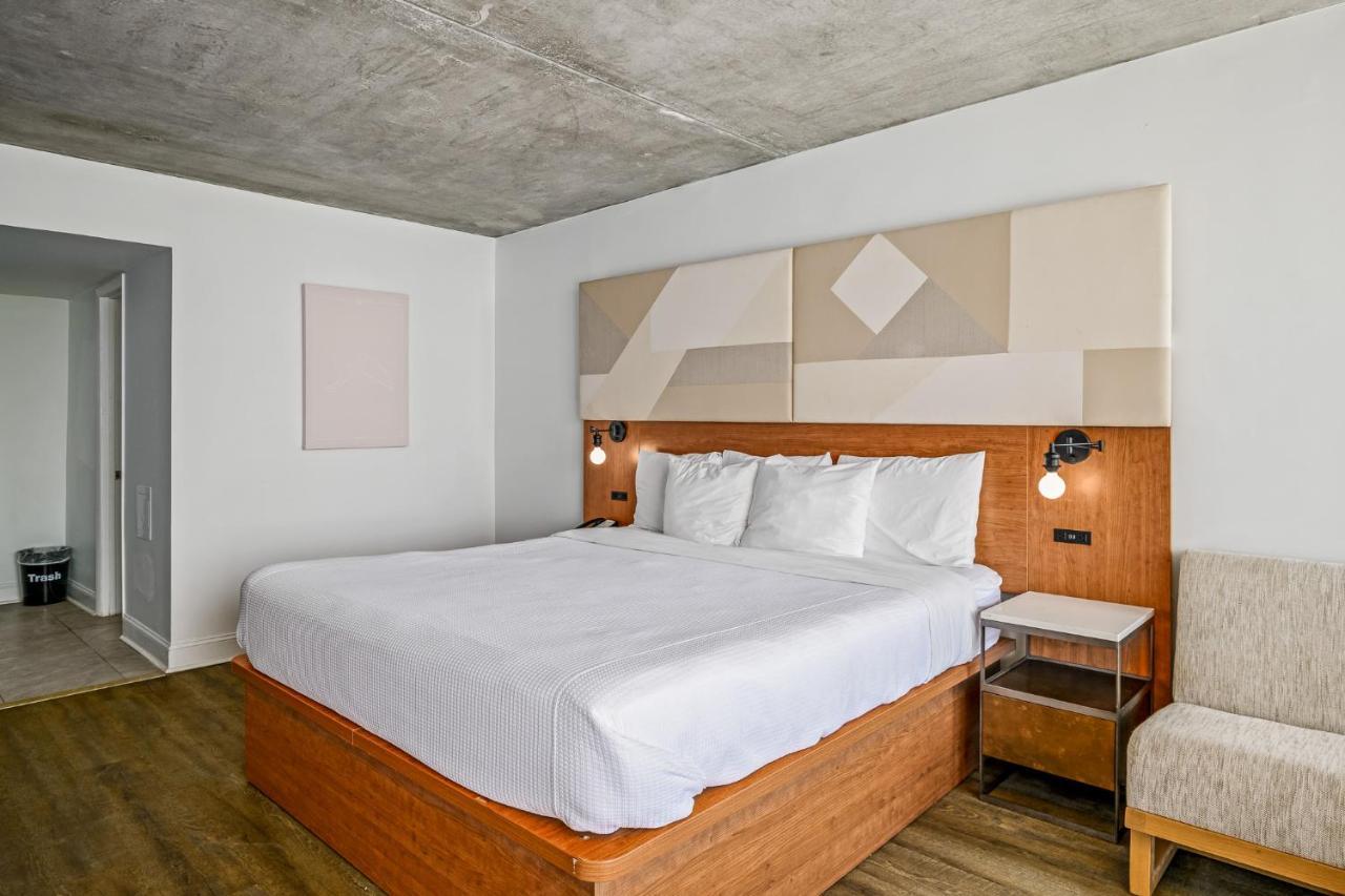 King Room with Pool View,1100248017:JPEG